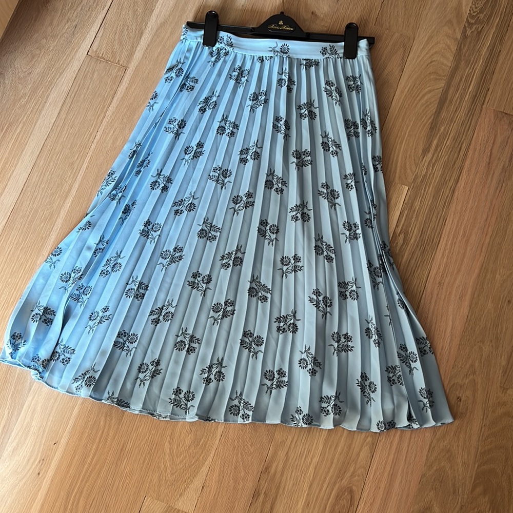 Pleated skirt!